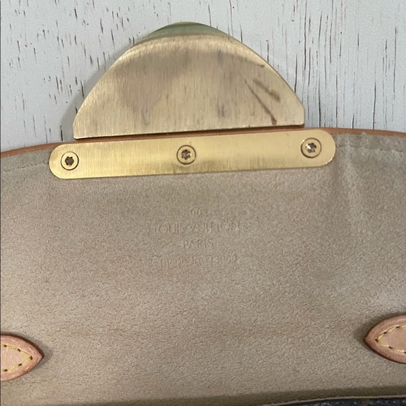 Authentic Louis Vuitton Monogram Beverly Pochette - Picture 12 of 15